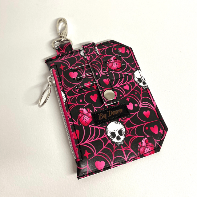 Skulls and hearts Purse